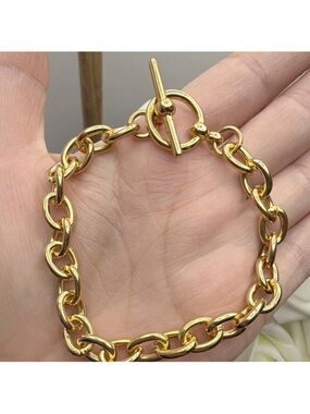 Gold Chain Toggle Bracelet - Women's Jewelry